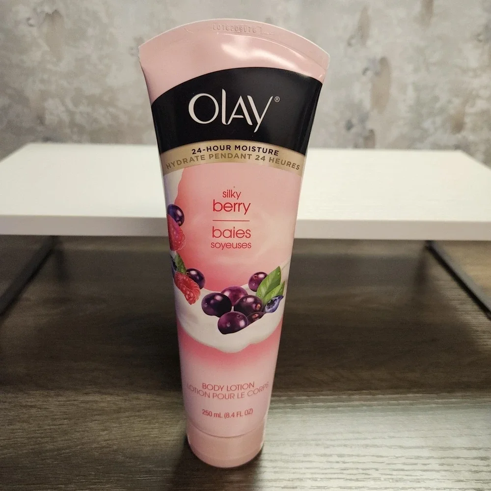 OLAY silky berry
